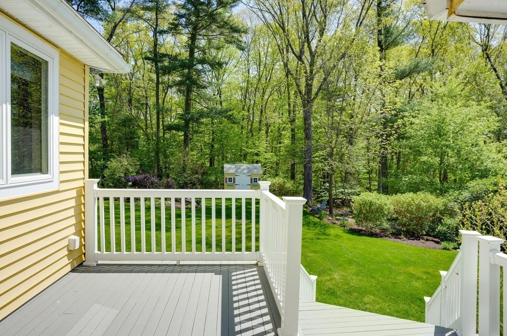 29 Walnut Rd, Holliston MA 01746-1584 exterior