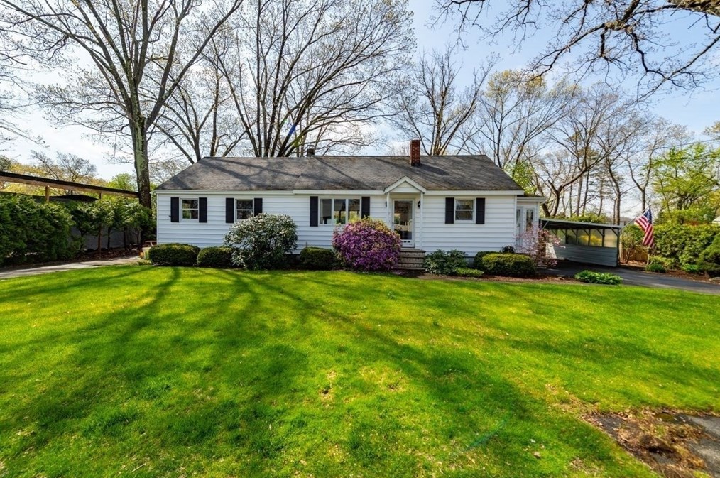 55 Forest Ave, Tewksbury, MA 01876 exterior