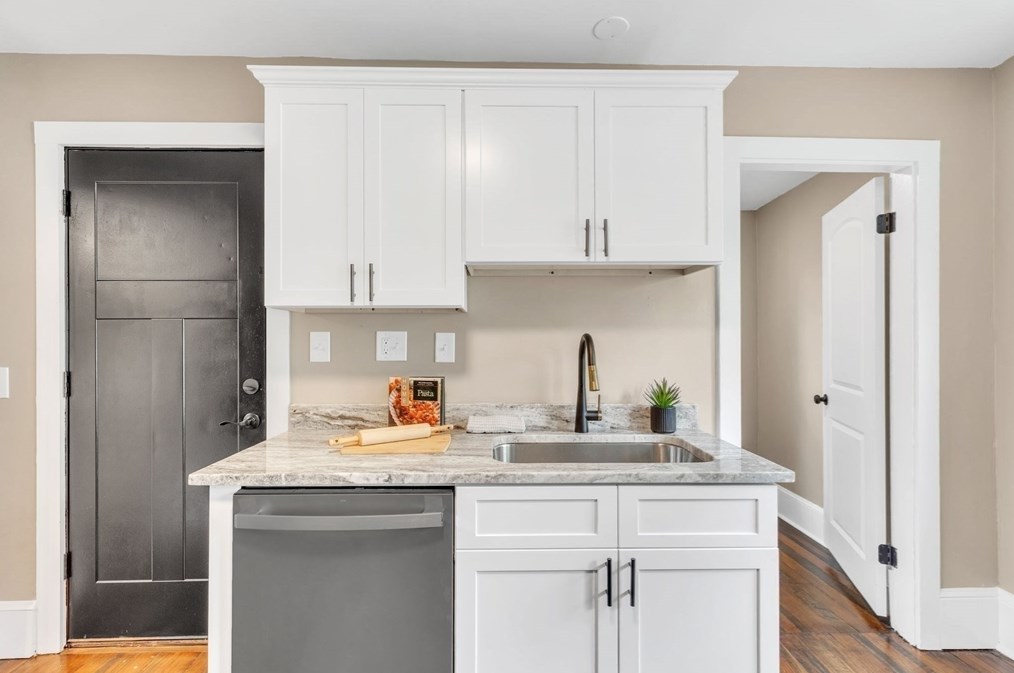 60 Lower Westfield Rd, Holyoke MA 01040-2712 exterior