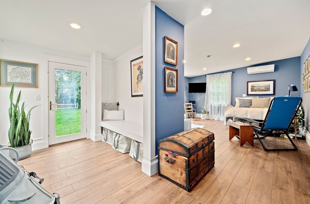 393 Tremont St, Duxbury MA  02332-4904 exterior