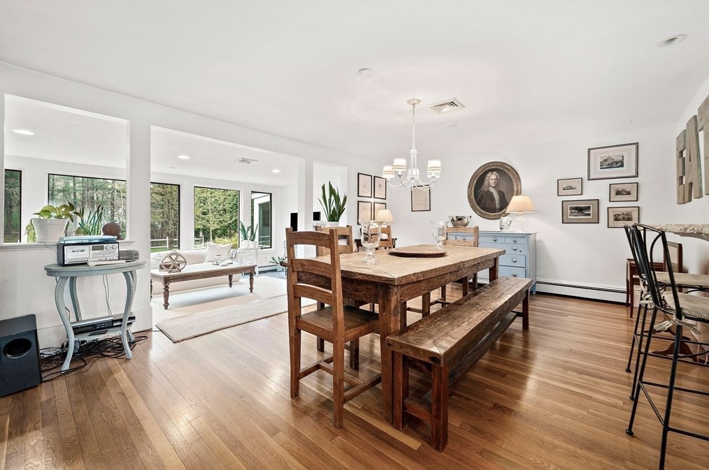 393 Tremont St, Duxbury MA  02332-4904 exterior