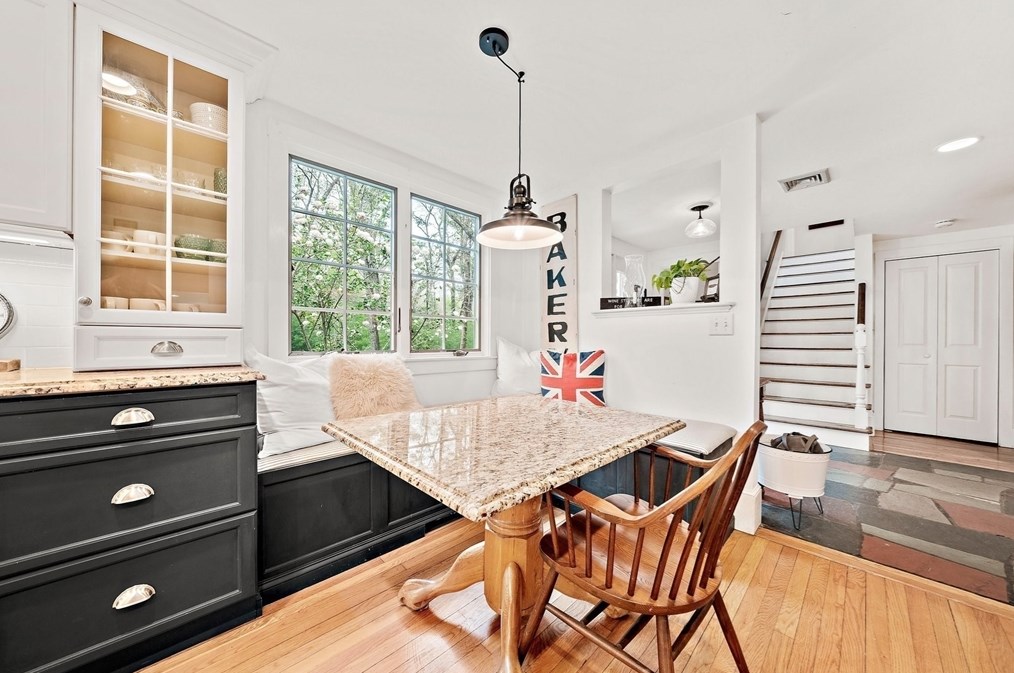 393 Tremont St, Duxbury MA  02332-4904 exterior