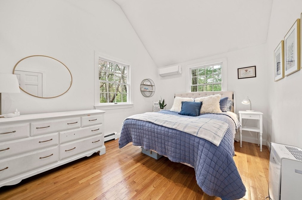 393 Tremont St, Duxbury MA  02332-4904 exterior