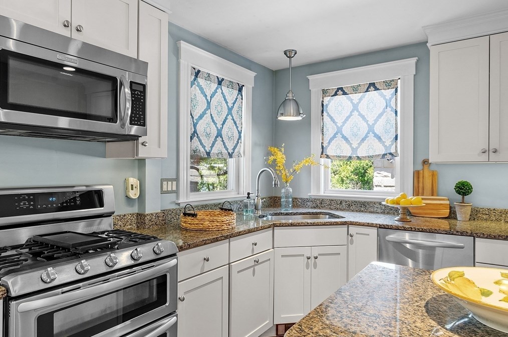 24 Prescott St, North Andover MA 01845-1717 exterior