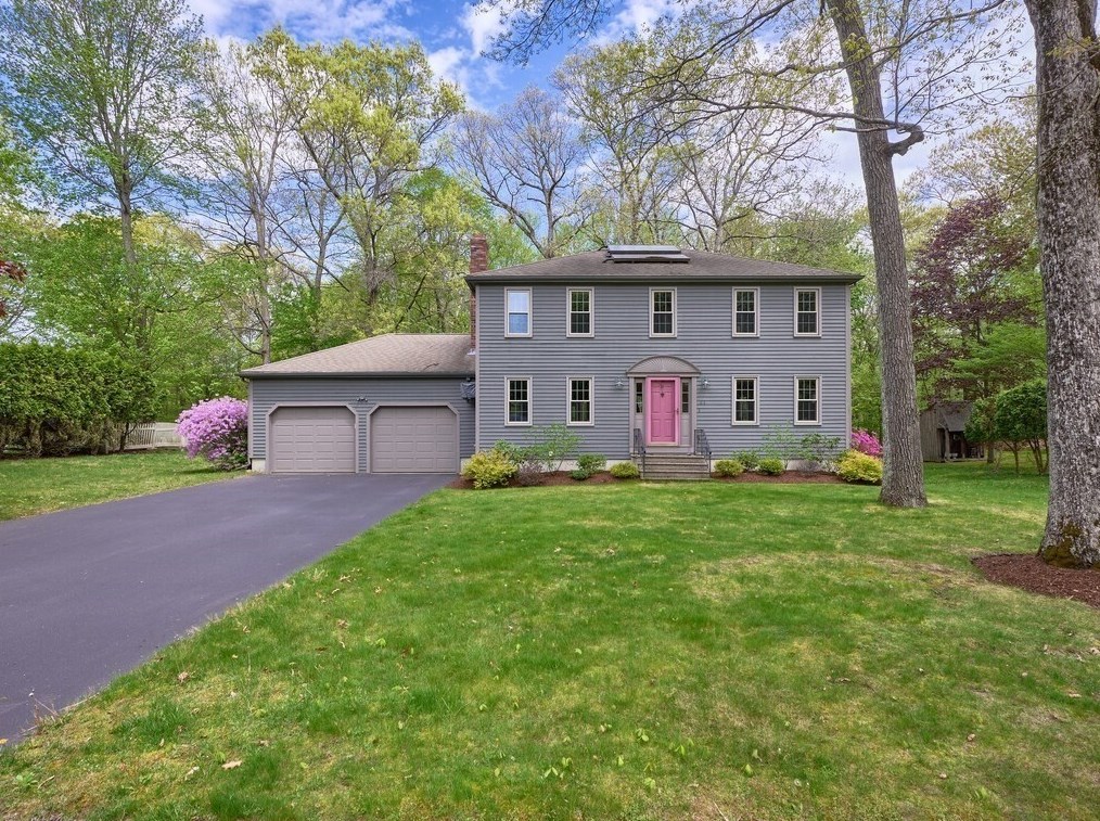23 Westcott Rd, Hopedale, MA 01747