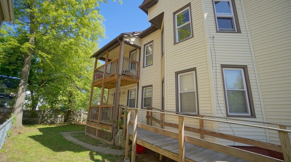 42 Hall St, Springfield MA  01108-1728 exterior