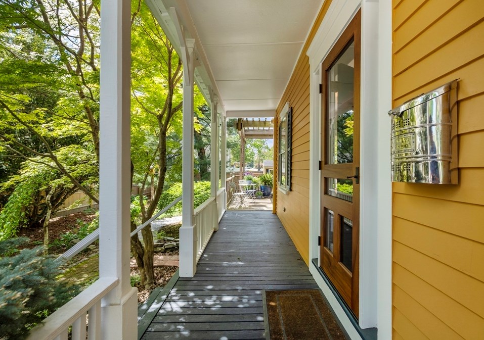 44 Whitney St, Watertown, MA 02472