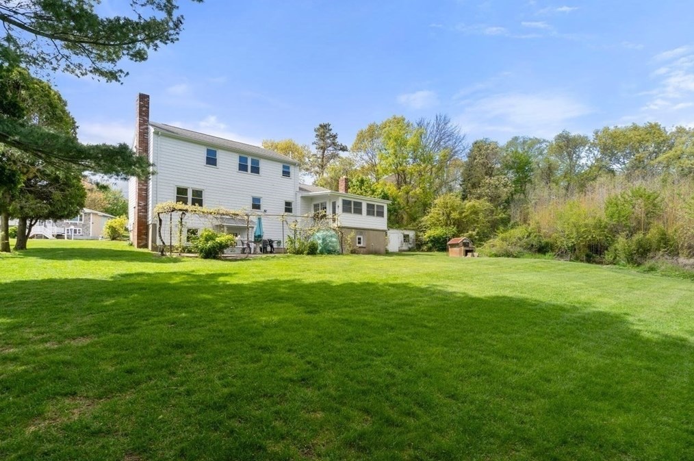 33 John Paul Cir, Braintree MA 02184-1009 exterior