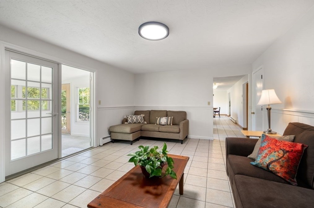 33 John Paul Cir, Braintree MA 02184-1009 exterior