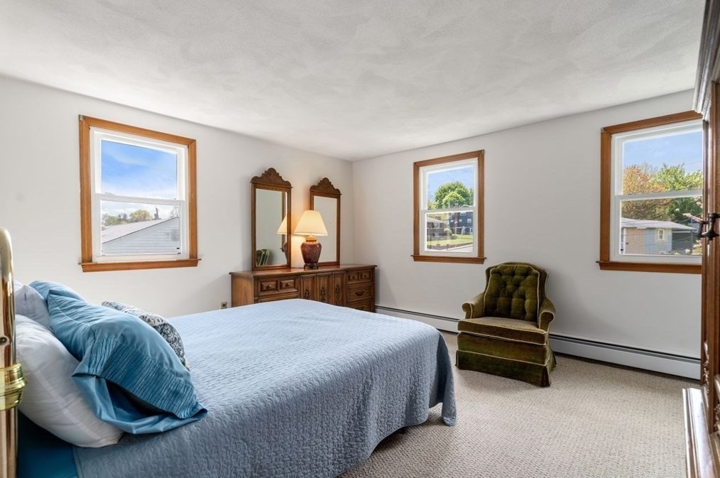 33 John Paul Cir, Braintree MA 02184-1009 exterior