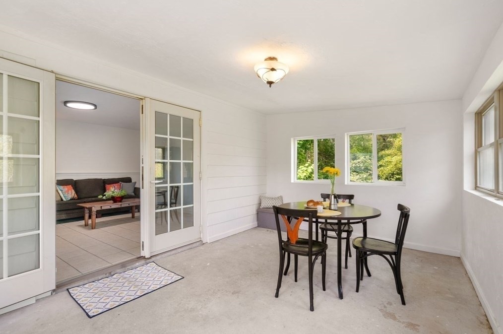 33 John Paul Cir, Braintree MA 02184-1009 exterior