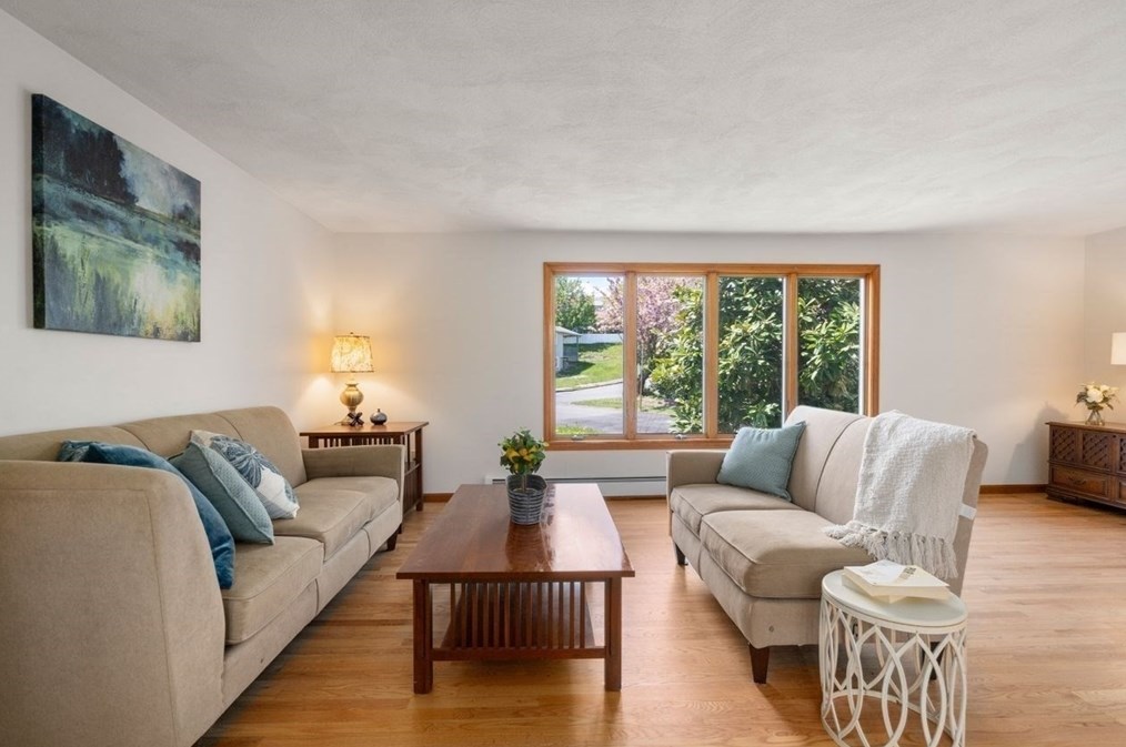 33 John Paul Cir, Braintree MA 02184-1009 exterior