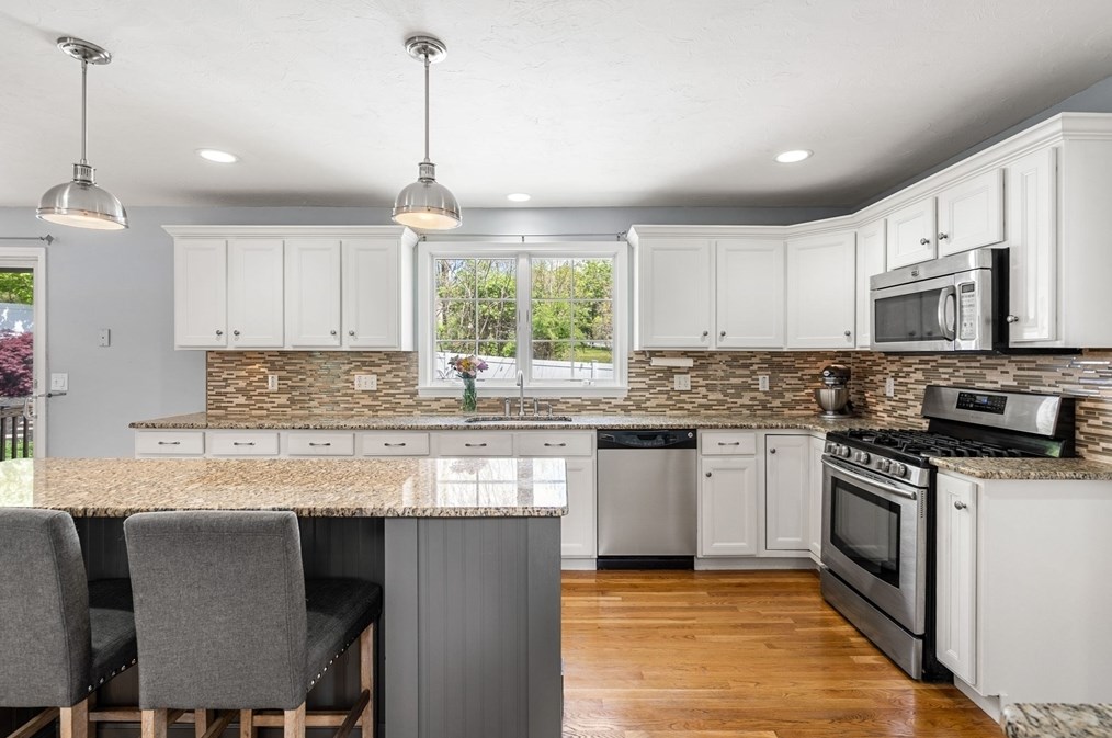 1 August Ln, Shirley, MA 01464 exterior