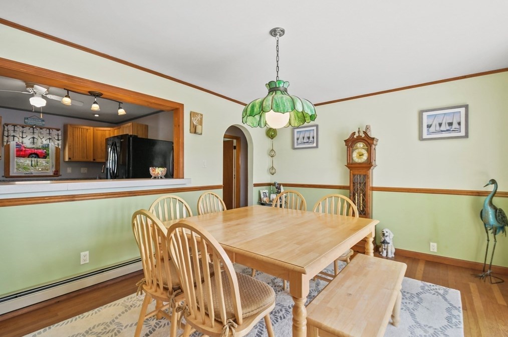 8 Fairfield St, Webster MA 01570-3329 exterior