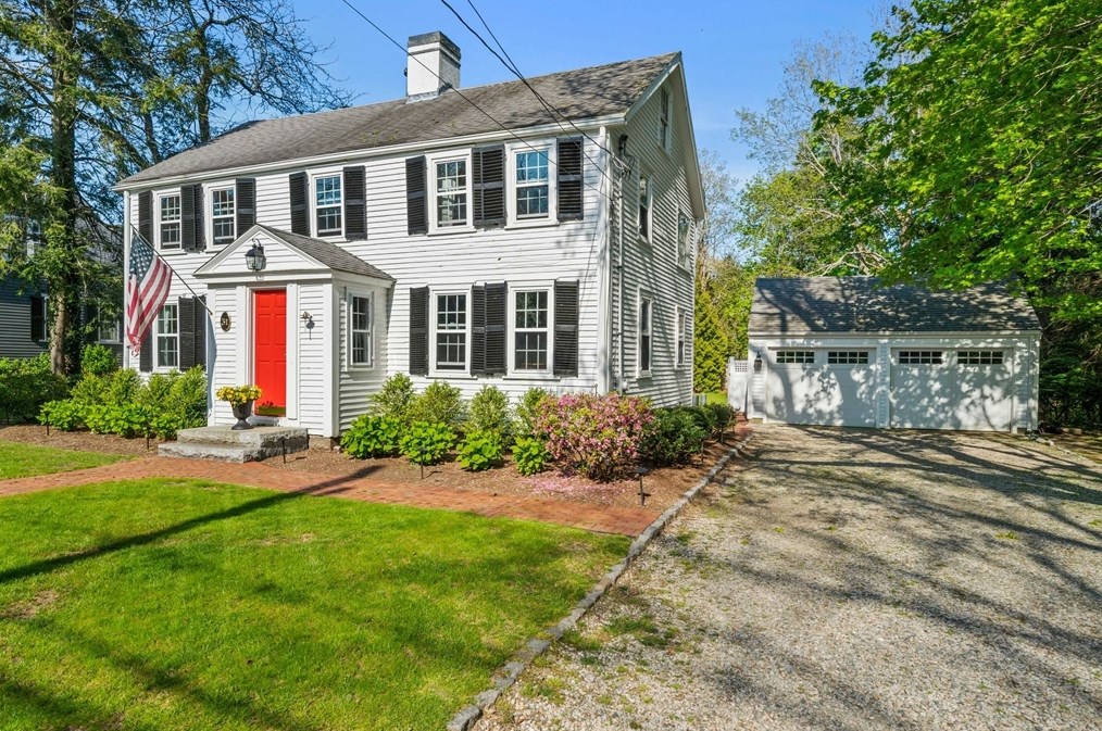 31 Cove St, Duxbury, MA 02332