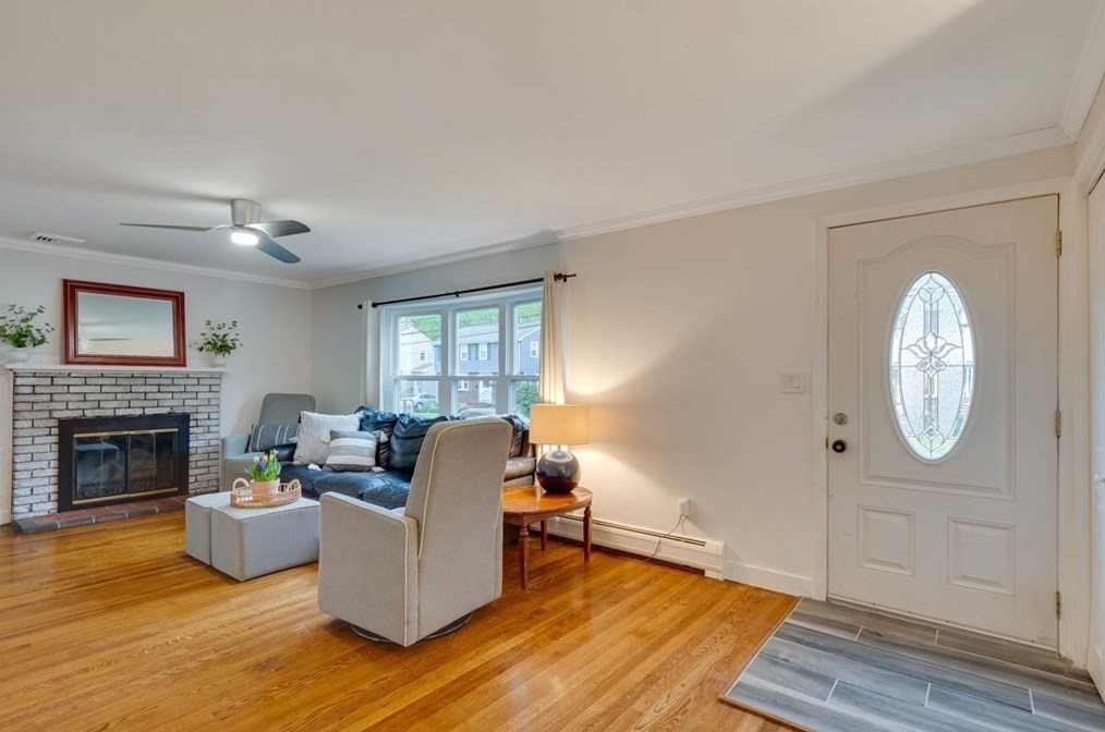 36 Wentworth St, Dedham MA  02026-4930 exterior