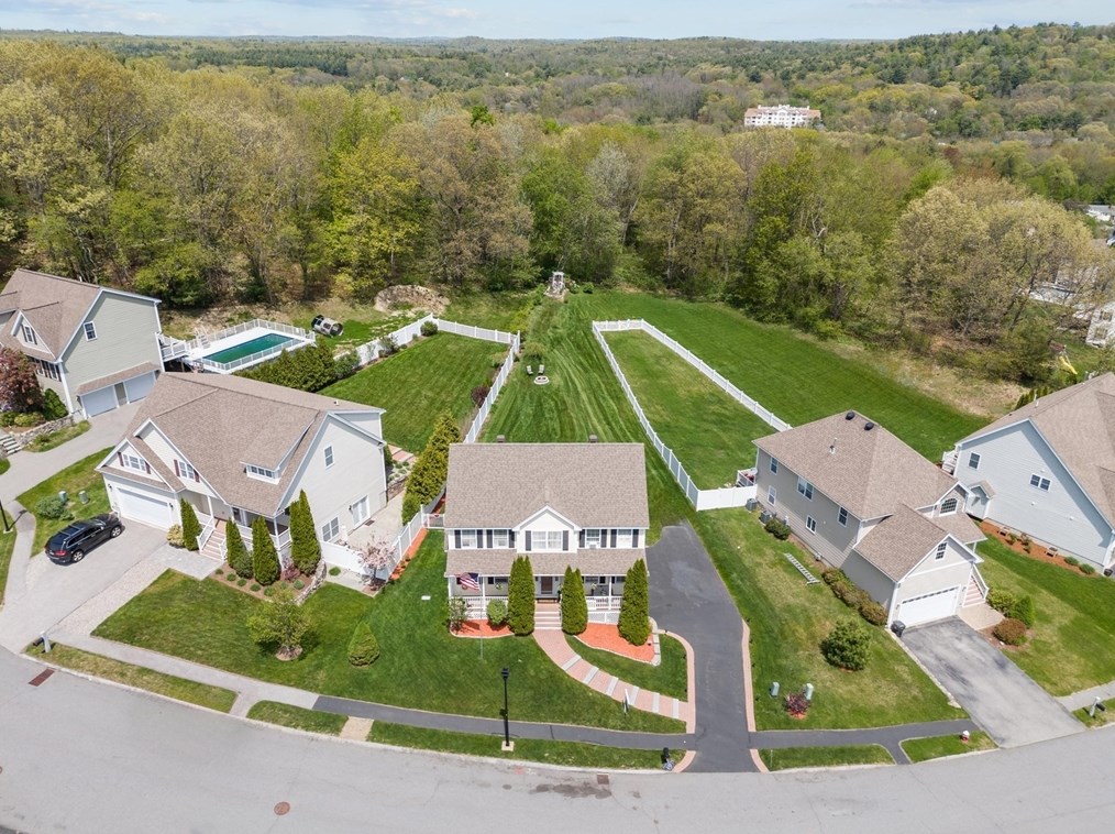 39 Magnavista Dr, Haverhill MA 01830-2294 exterior