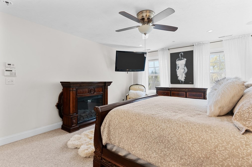 39 Magnavista Dr, Haverhill MA 01830-2294 exterior