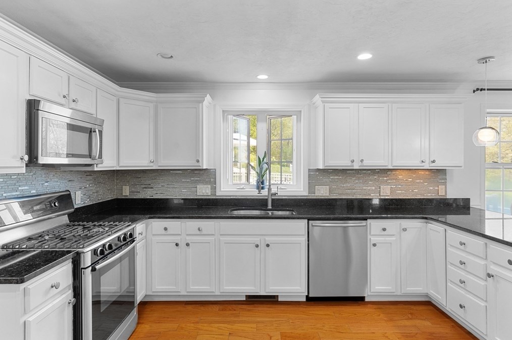 39 Magnavista Dr, Haverhill MA 01830-2294 exterior