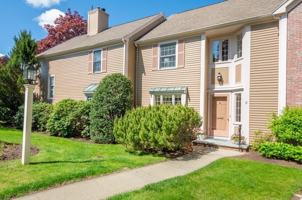21 Oakland Ave, Needham MA  02492-3111 exterior