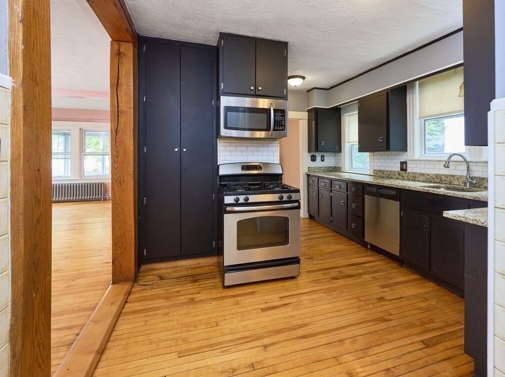 88 Beaconsfield Rd, Worcester MA 01602-1305 exterior