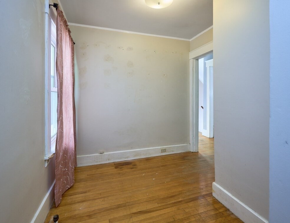 88 Beaconsfield Rd, Worcester MA 01602-1305 exterior