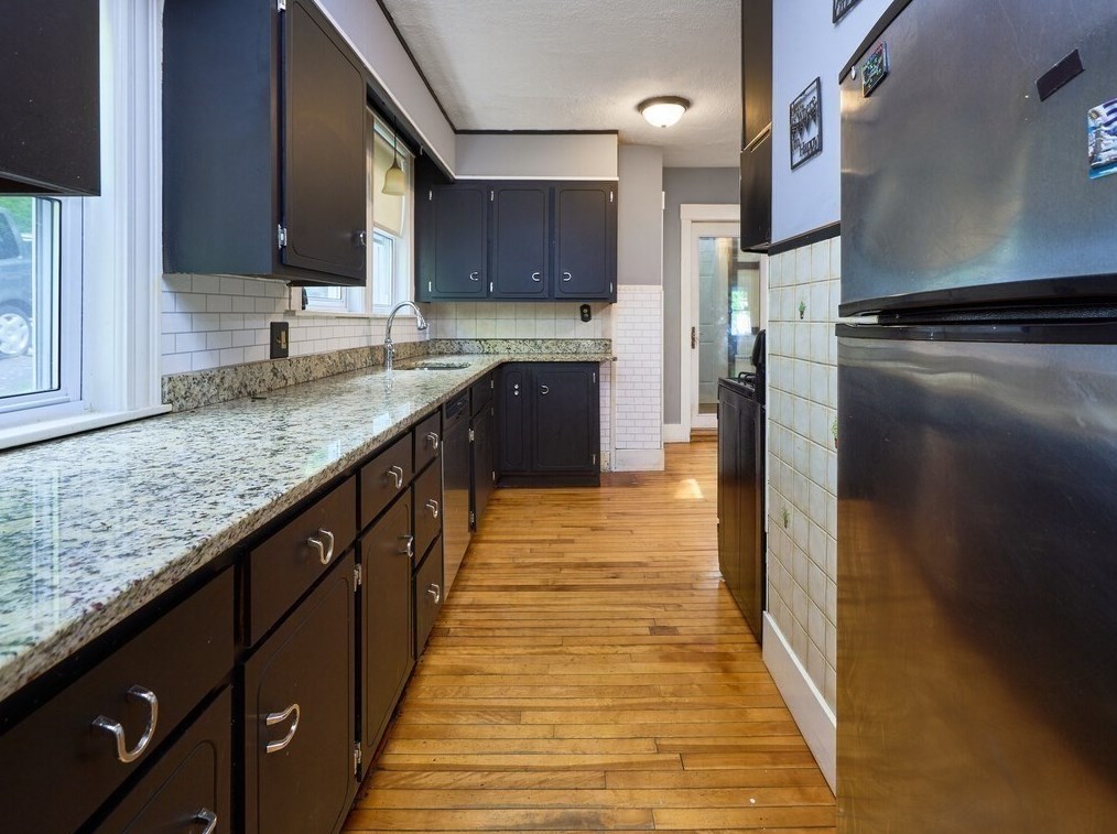 88 Beaconsfield Rd, Worcester MA 01602-1305 exterior