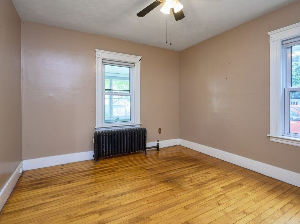 88 Beaconsfield Rd, Worcester MA 01602-1305 exterior