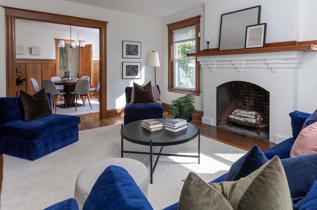 246 Lk Ave, Newton MA 02461-1210 exterior