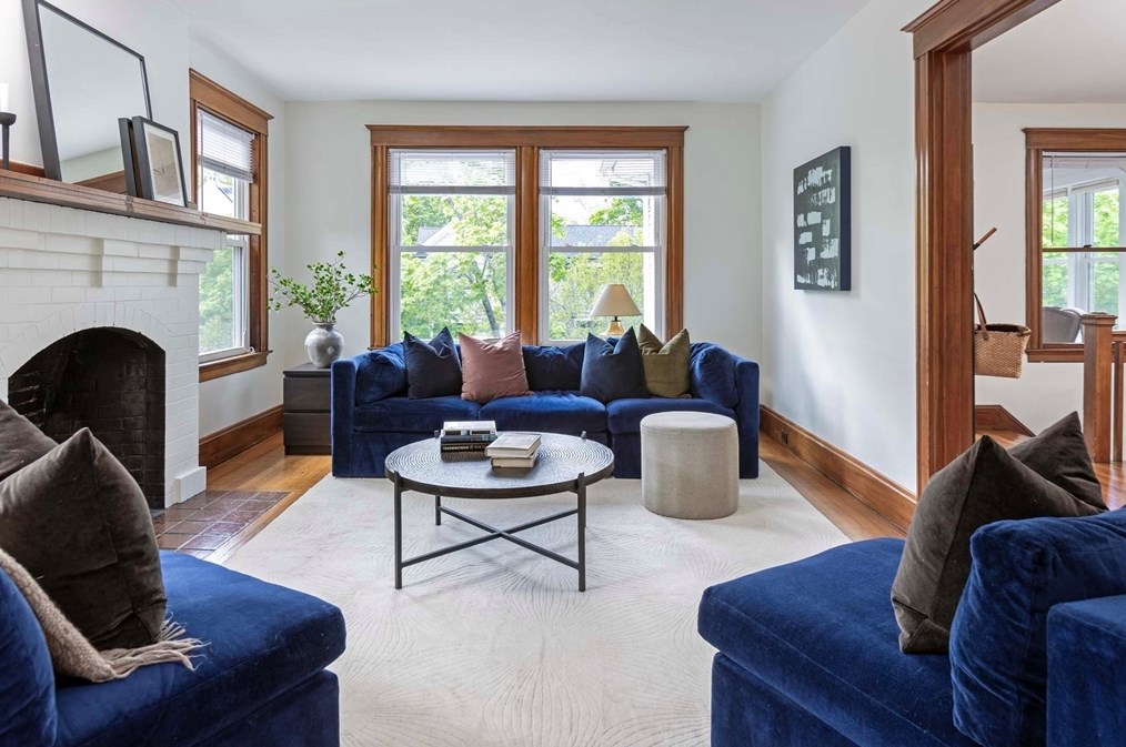 246 Lk Ave, Newton MA 02461-1210 exterior