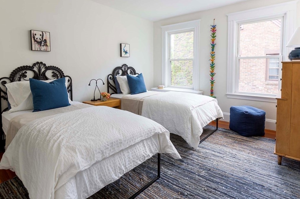 246 Lk Ave, Newton MA 02461-1210 exterior