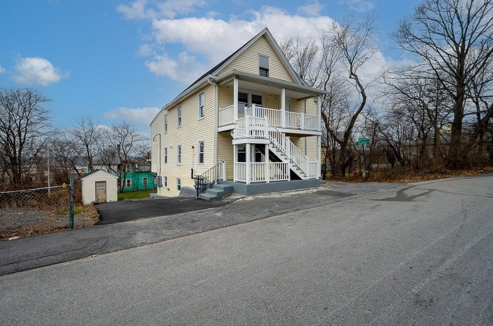 73 Orient St, Worcester, MA 01604 exterior