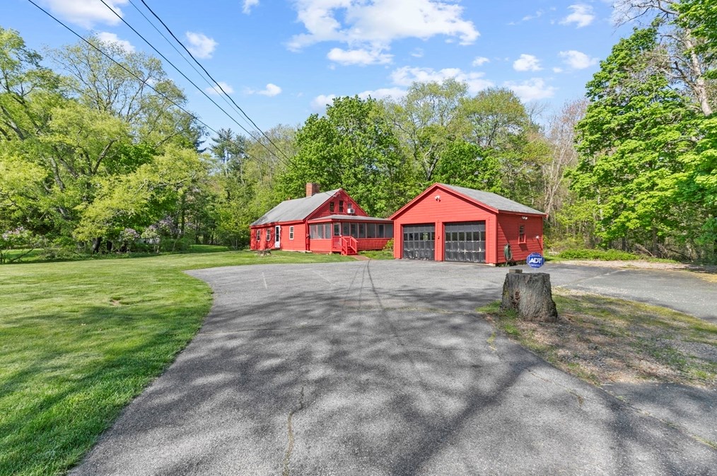 1271 Main St, Hanover MA 02339-1221 exterior