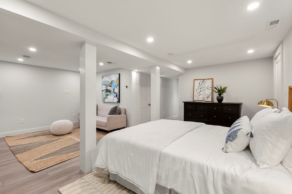 68 Bennington St, Newton MA 02458-1901 exterior