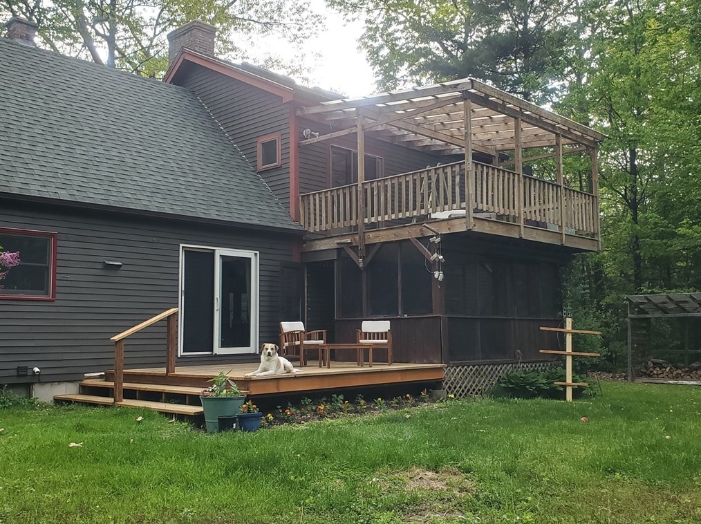 11 Amherst Rd, Leverett, MA 01054