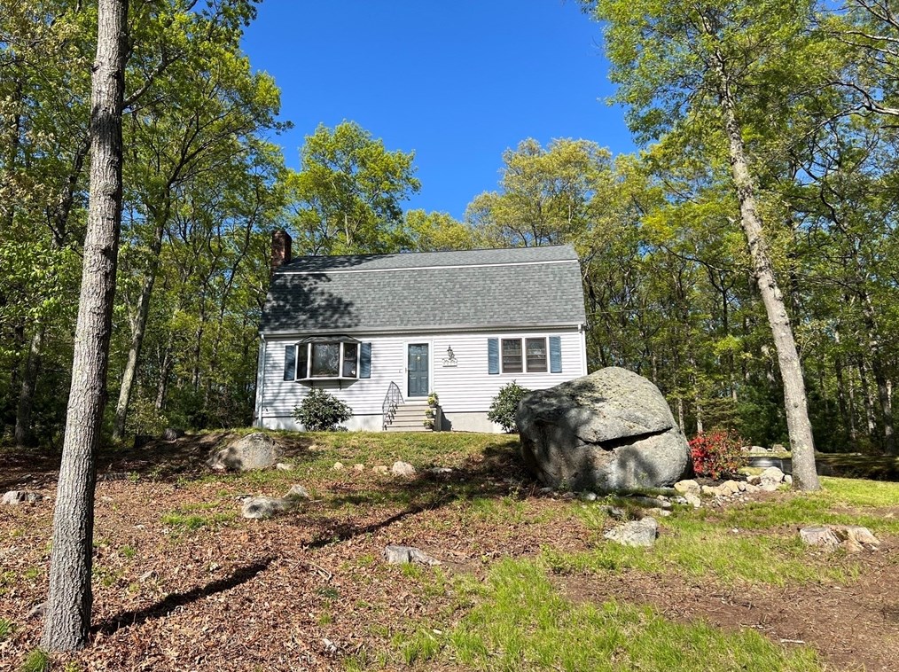 425 Madison St, Wrentham, MA 02093 exterior