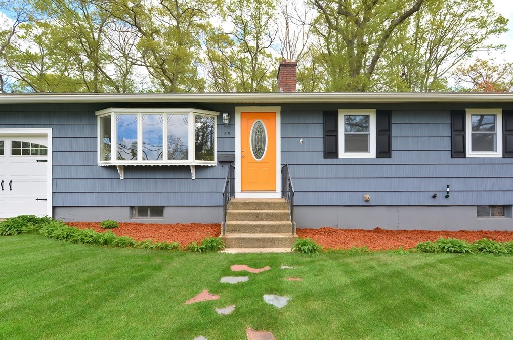 63 Farm St, Bellingham, MA 02019-1101