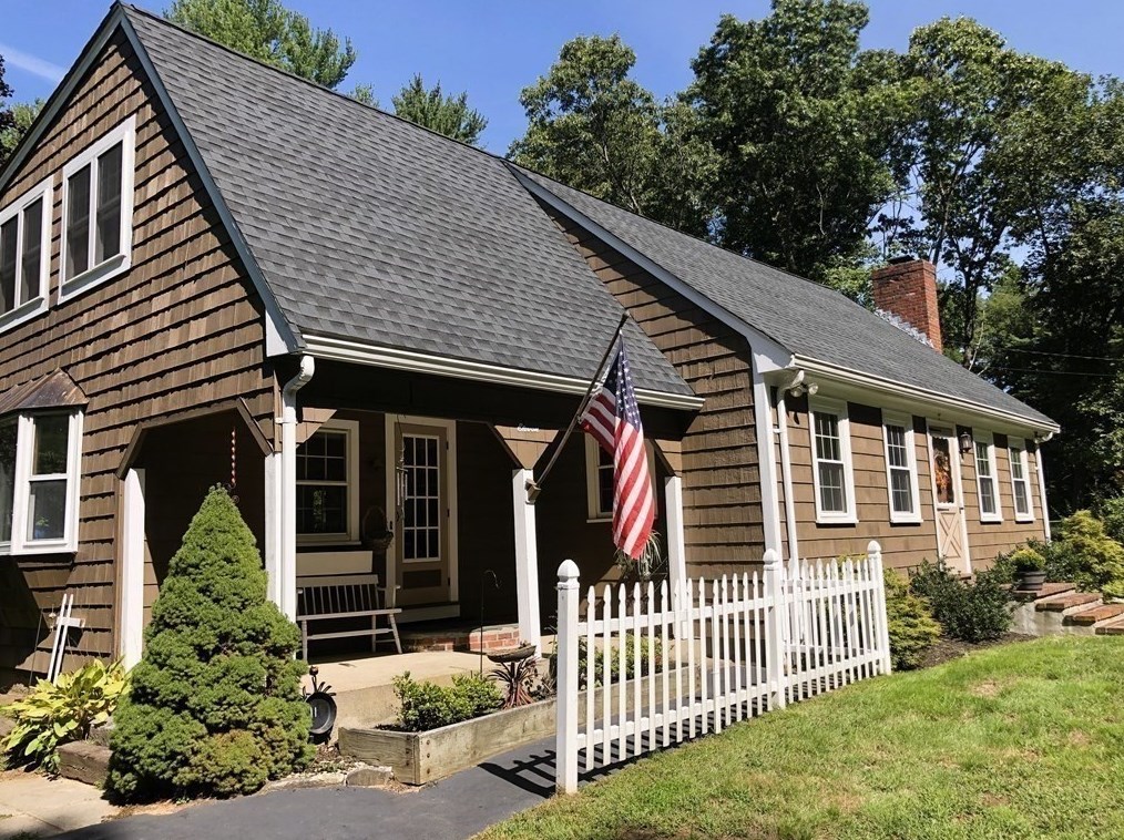 11 Delaney St, Stow, MA 01775