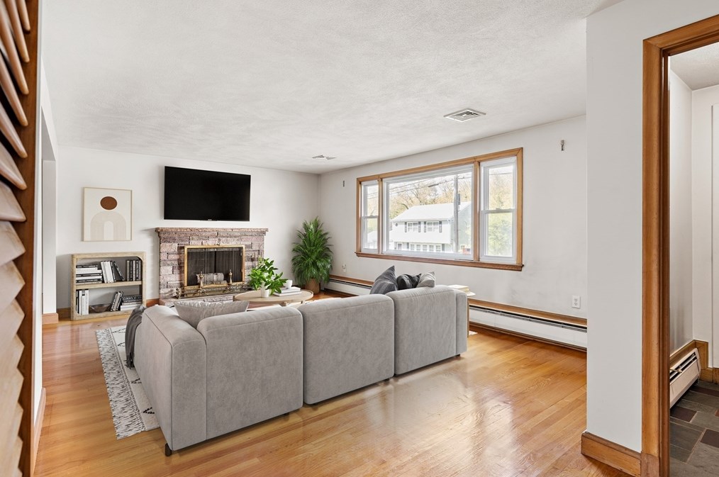 18 Manning Rd, Dedham, MA 02026