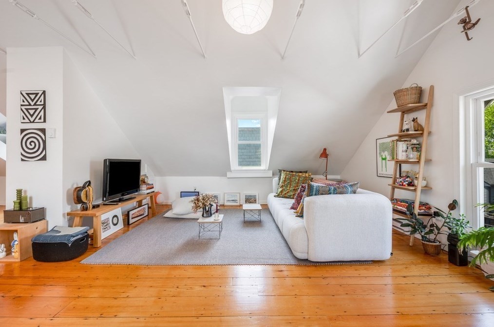 52 Pleasant St, Cambridge, MA 02139-3837