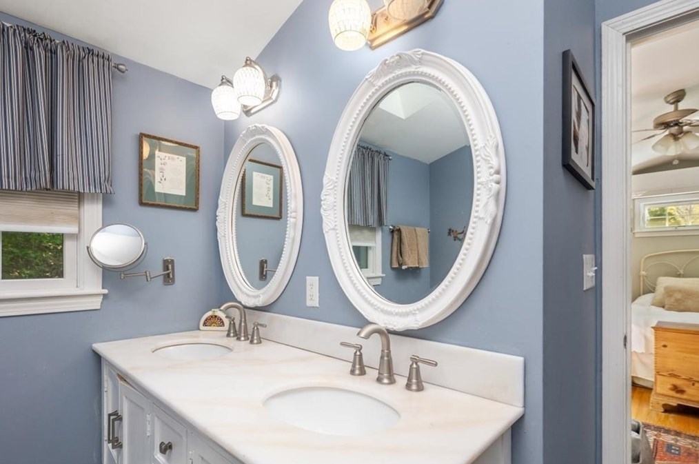 193 Newbridge St, Hingham MA 02043-2623 exterior