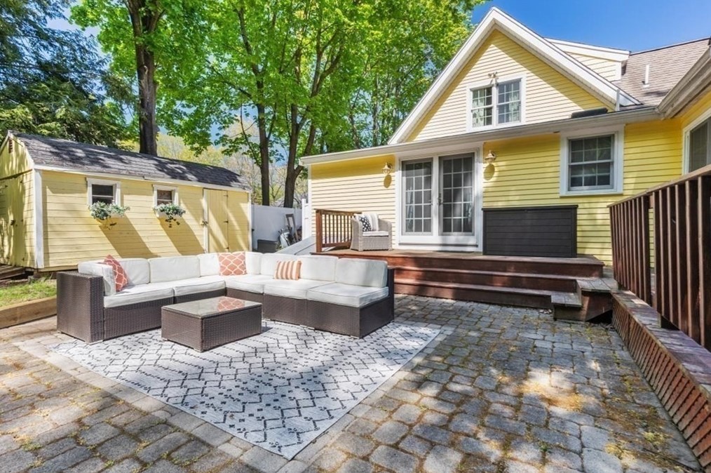 193 Newbridge St, Hingham MA 02043-2623 exterior