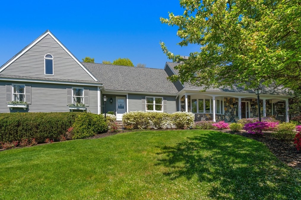 71 Cranberry Ln, Needham, MA 02492