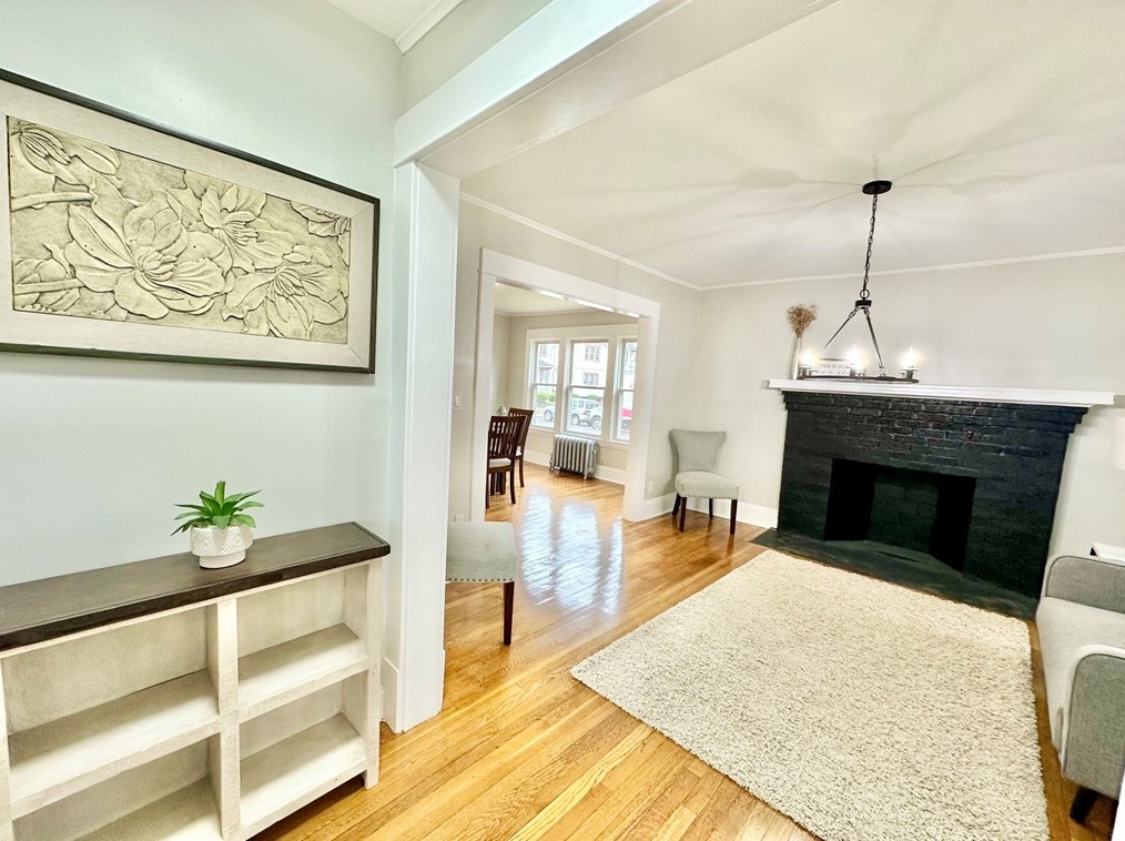 61 Woodlawn St, Springfield MA  01108-3064 exterior