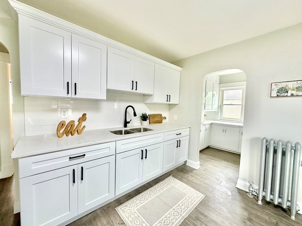 61 Woodlawn St, Springfield MA  01108-3064 exterior