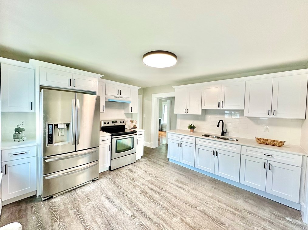 61 Woodlawn St, Springfield MA  01108-3064 exterior