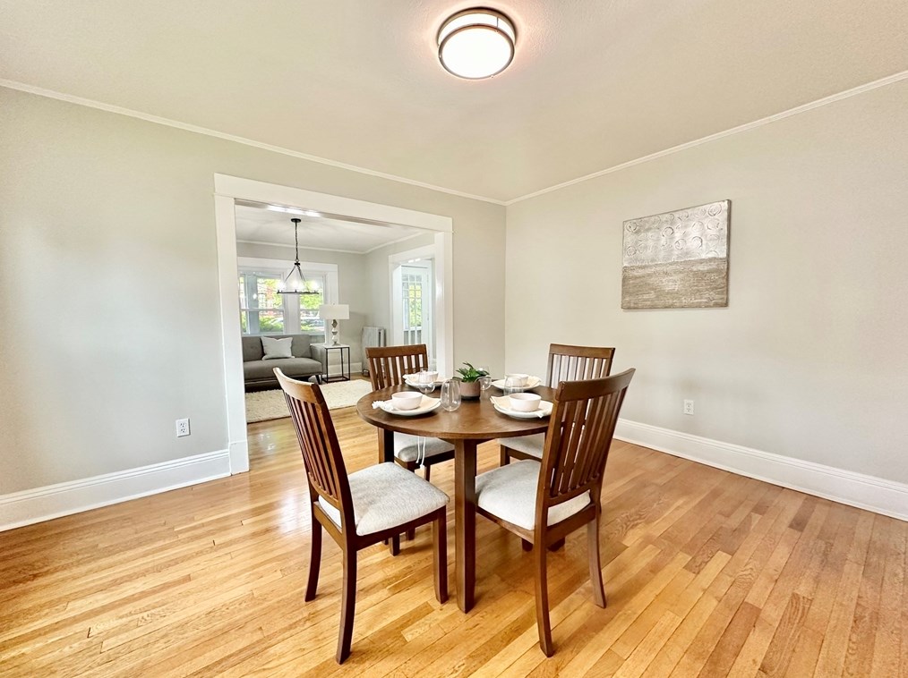 61 Woodlawn St, Springfield MA  01108-3064 exterior