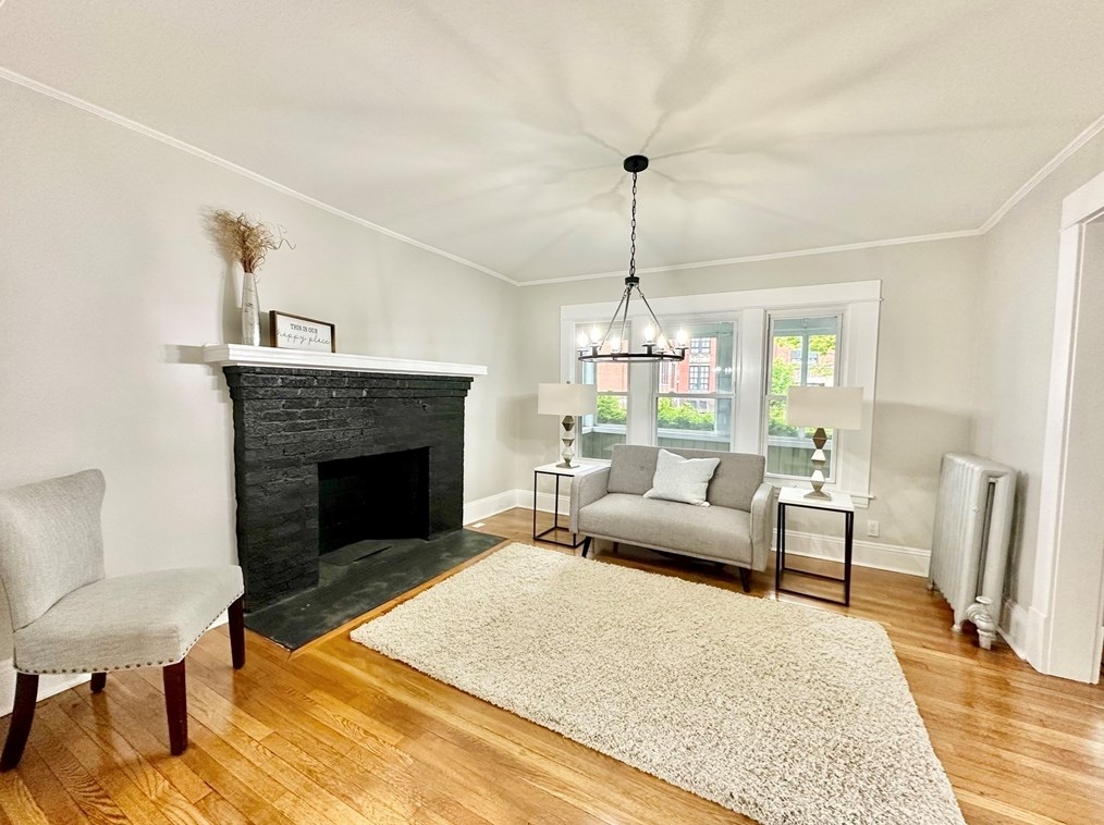 61 Woodlawn St, Springfield MA  01108-3064 exterior