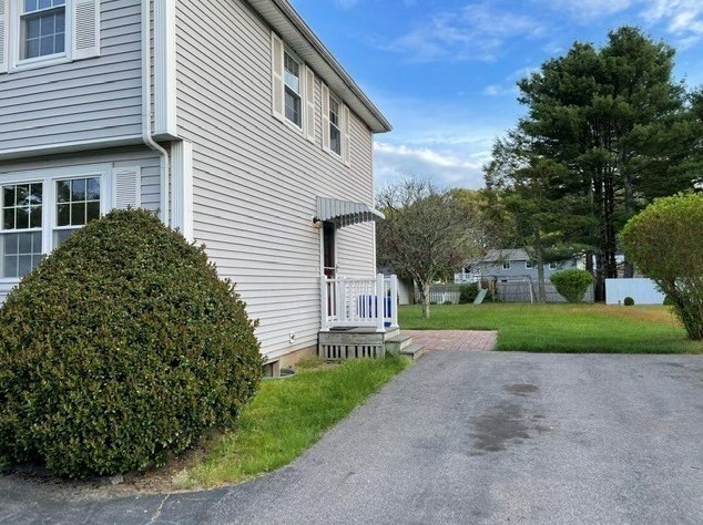 69 Erin Dr #b, Taunton, MA 02780