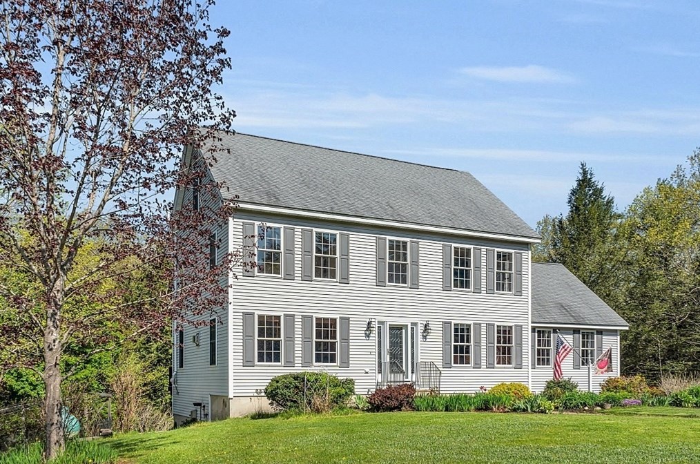 30 Page Ln, Epping, NH 03042 exterior